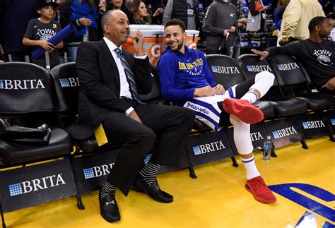 NBA Fans Make Jokes as Stephen Curry's Father Tucks in Shirt 